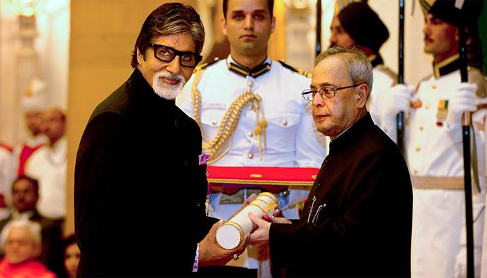 'महानायक अमिताभ बच्चन होणार राष्ट्रपती' 'महानायक अमिताभ बच्चन होणार राष्ट्रपती'