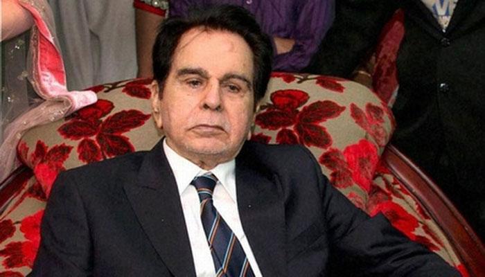 'ट्रॅजडी किंग' यांची तब्येत ढासळली, हॉस्पीटलमध्ये दाखल 'ट्रॅजडी किंग' यांची तब्येत ढासळली, हॉस्पीटलमध्ये दाखल