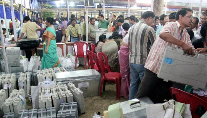पश्चिम बंगालमध्ये दुस-या टप्प्यासाठी मतदान पश्चिम बंगालमध्ये दुस-या टप्प्यासाठी मतदान