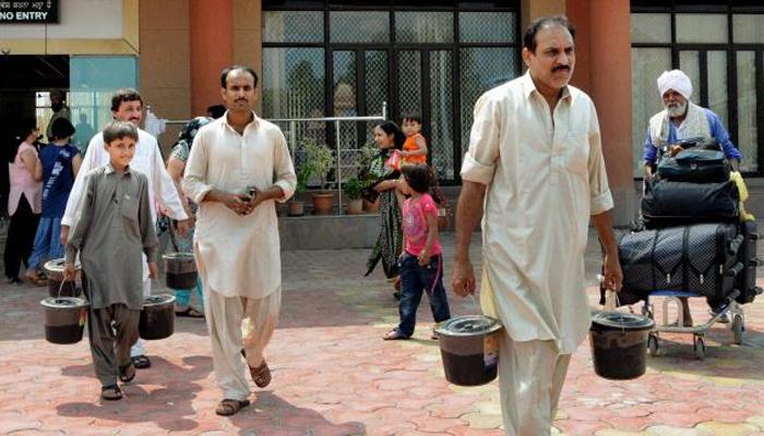 पाकिस्तानातील हिंदुसाठी केंद्र सरकारची खुशखबर पाकिस्तानातील हिंदुसाठी केंद्र सरकारची खुशखबर