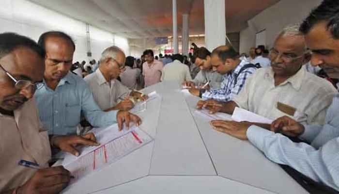 कामचोर कर्मचाऱ्यांची केंद्र सरकारकडून हकालपट्टी कामचोर कर्मचाऱ्यांची केंद्र सरकारकडून हकालपट्टी