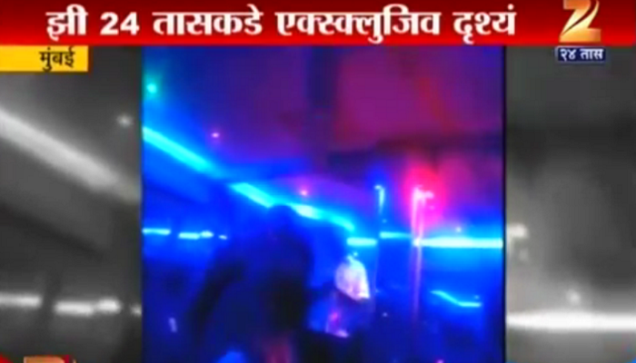 VIDEO : खुल्लम खुल्ला... एकाच रात्री बारबालेवर उधळले लाखो रुपये! VIDEO : खुल्लम खुल्ला... एकाच रात्री बारबालेवर उधळले लाखो रुपये!