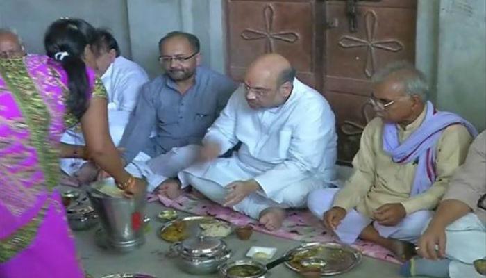 राहुल गांधींनंतर... अमित शाहदेखील दलितांच्या दारात! राहुल गांधींनंतर... अमित शाहदेखील दलितांच्या दारात!