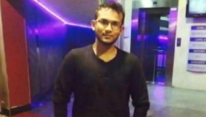 धक्कादायक : 'हेअर ट्रान्सप्लान्ट'नंतर २२ वर्षांच्या तरुणाचा मृत्यू धक्कादायक : 'हेअर ट्रान्सप्लान्ट'नंतर २२ वर्षांच्या तरुणाचा मृत्यू
