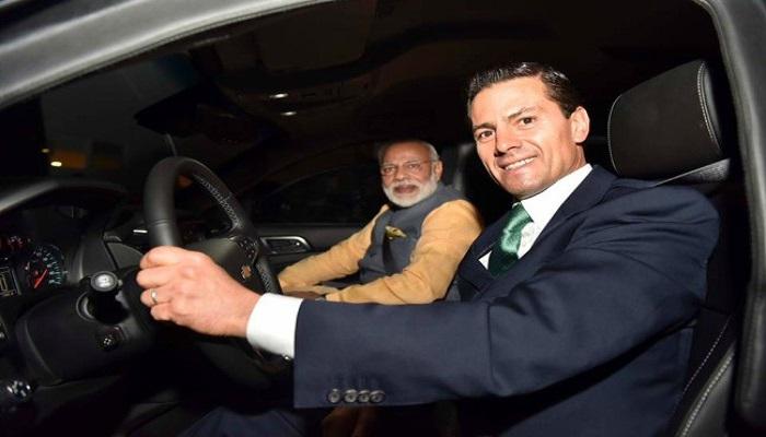 या देशाच्या राष्ट्रपतींने मोदींची कार केली ड्राईव्ह या देशाच्या राष्ट्रपतींने मोदींची कार केली ड्राईव्ह