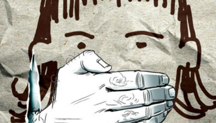 धक्कादायक : अल्पवयीन मुलीवर एकाच दिवशी दोन रिक्षा चालकांचा बलात्कार धक्कादायक : अल्पवयीन मुलीवर एकाच दिवशी दोन रिक्षा चालकांचा बलात्कार
