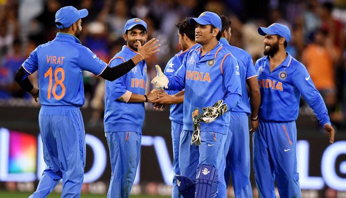 या भारतीय क्रिकेटपटूंना मिळतो एवढा पगार या भारतीय क्रिकेटपटूंना मिळतो एवढा पगार
