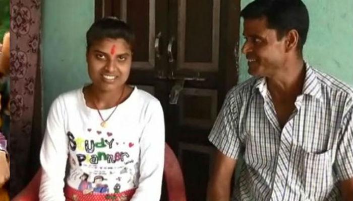 'मला तर पास व्हायचं होतं... बाबांनी टॉपरच बनवून टाकलं' 'मला तर पास व्हायचं होतं... बाबांनी टॉपरच बनवून टाकलं'