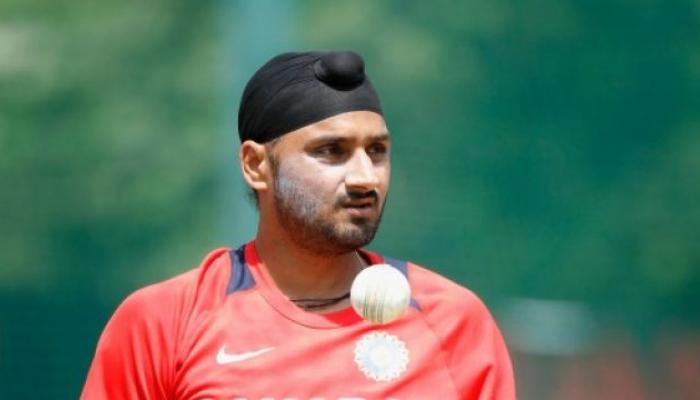 कोहलीला रोखण्यासाठी भज्जीचा वेस्ट इंडिजला सल्ला कोहलीला रोखण्यासाठी भज्जीचा वेस्ट इंडिजला सल्ला