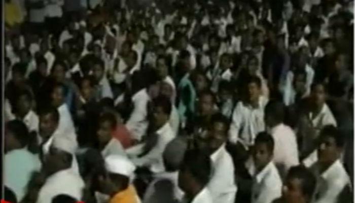 नगरच्या छेडछाडीला हिंसक वळण, ग्रामस्थांचा आरोपींच्या घरावर हल्ला नगरच्या छेडछाडीला हिंसक वळण, ग्रामस्थांचा आरोपींच्या घरावर हल्ला