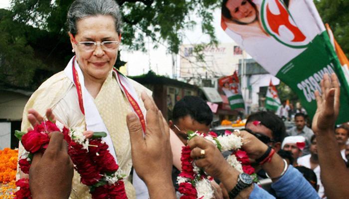 सोनिया गांधी यांची प्रकृती बिघडली, नरेंद्र मोदींची प्रार्थना सोनिया गांधी यांची प्रकृती बिघडली, नरेंद्र मोदींची प्रार्थना