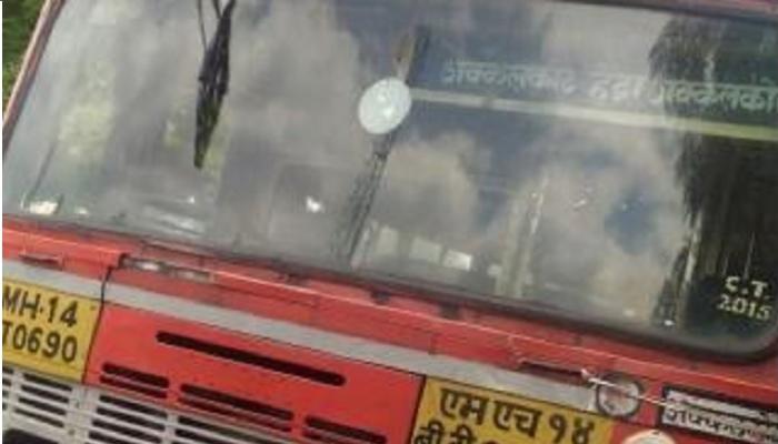 गोळीबार करून एसटी लुटण्याचा प्रयत्न, २ जखमी गोळीबार करून एसटी लुटण्याचा प्रयत्न, २ जखमी
