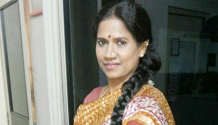 'सैराट'च्या सुमन अक्कांना म्हाडाच्या घराची लॉटरी 'सैराट'च्या सुमन अक्कांना म्हाडाच्या घराची लॉटरी