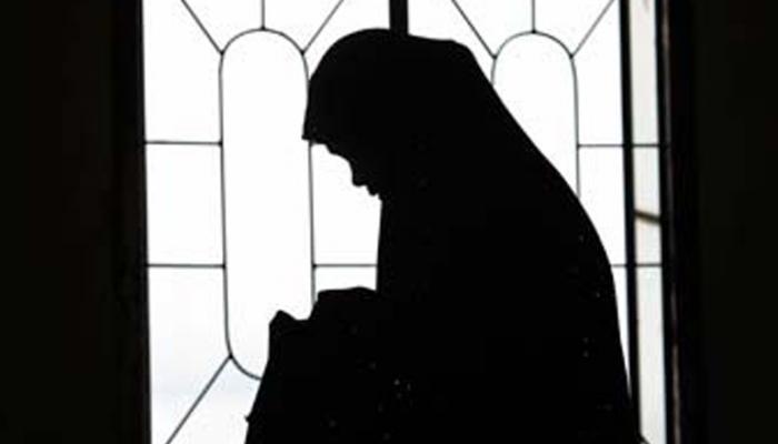 बलात्काराने जन्म झालेल्या बाळाला संभाळण्यास नकार बलात्काराने जन्म झालेल्या बाळाला संभाळण्यास नकार