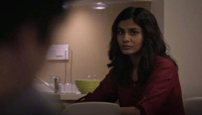 पत्नीच्या करिअरला महत्व नसते का? पत्नीच्या करिअरला महत्व नसते का?