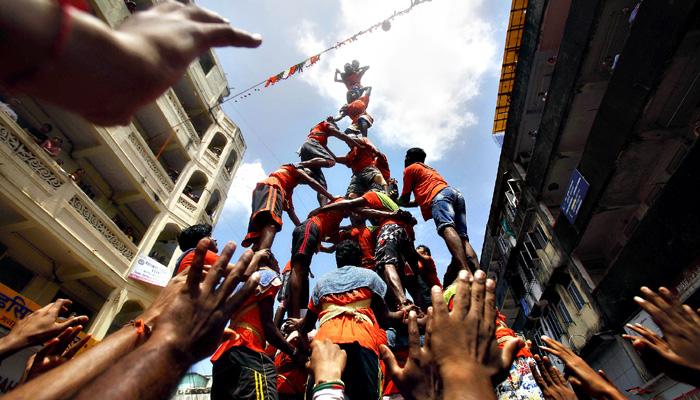 13 वर्षांचा गोविंदा गंभीर जखमी, प्रकृती चिंताजनक 13 वर्षांचा गोविंदा गंभीर जखमी, प्रकृती चिंताजनक