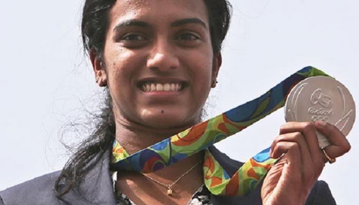 पी. व्ही. सिंधूची ब्रॅण्ड व्हॅल्यू वाढली, करार करण्यासाठी कंपन्यांमध्ये स्पर्धा पी. व्ही. सिंधूची ब्रॅण्ड व्हॅल्यू वाढली, करार करण्यासाठी कंपन्यांमध्ये स्पर्धा
