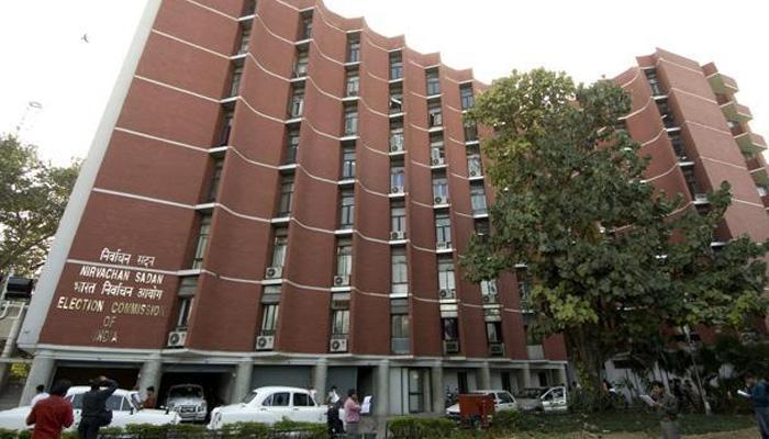 भाजपसह 8 पक्षांना निवडणूक आयोगाची नोटीस भाजपसह 8 पक्षांना निवडणूक आयोगाची नोटीस