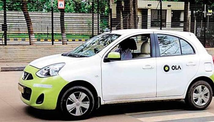 पुण्यात 3 ओला कार फोडल्यात, रिक्षाचालकांच्या आंदोलनाला हिंसक वळण पुण्यात 3 ओला कार फोडल्यात, रिक्षाचालकांच्या आंदोलनाला हिंसक वळण