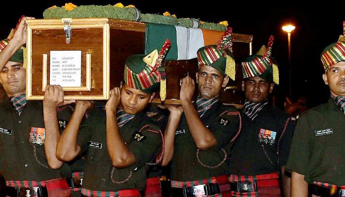 शहिदाच्या या साहसी मुलींचं म्हणणं ऐकूण तुम्हीही कराल सलाम शहिदाच्या या साहसी मुलींचं म्हणणं ऐकूण तुम्हीही कराल सलाम