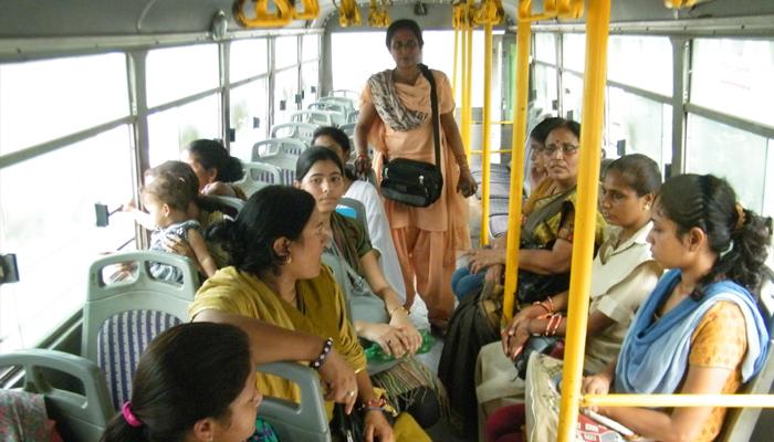 मुंबईकर महिलांसाठी स्पेशल बस मुंबईकर महिलांसाठी स्पेशल बस