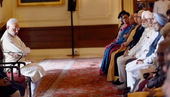 मोदींचा हा फोटो सोशल मीडियावर व्हायरल मोदींचा हा फोटो सोशल मीडियावर व्हायरल