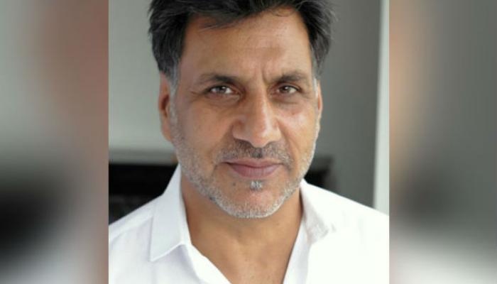 भारताबद्दल वादग्रस्त ट्विट केल्यानं पाकिस्तानी कलाकाराची हकालपट्टी भारताबद्दल वादग्रस्त ट्विट केल्यानं पाकिस्तानी कलाकाराची हकालपट्टी