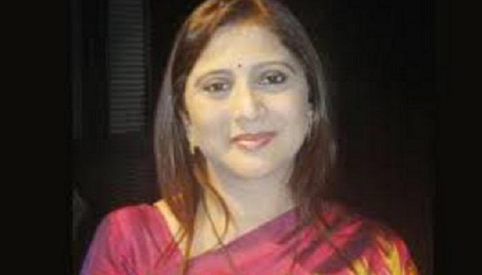 निवेदिता जोशी-सराफ यांची पर्स उंदराने कुरतडली निवेदिता जोशी-सराफ यांची पर्स उंदराने कुरतडली