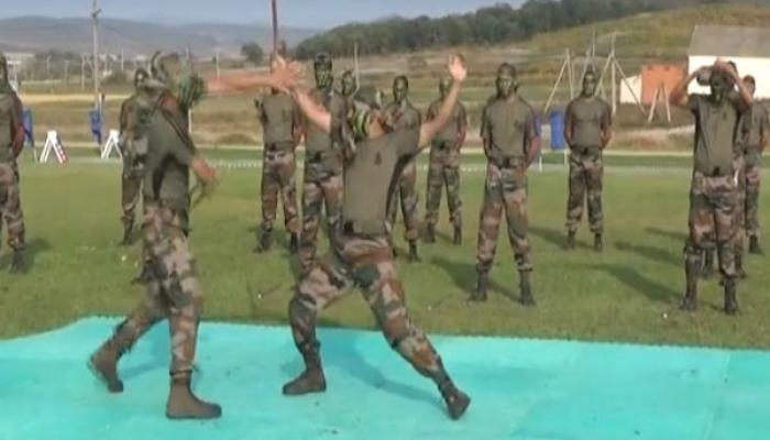 रशियन लष्करासोबत भारतीय जवानांचा जोरदार सराव रशियन लष्करासोबत भारतीय जवानांचा जोरदार सराव