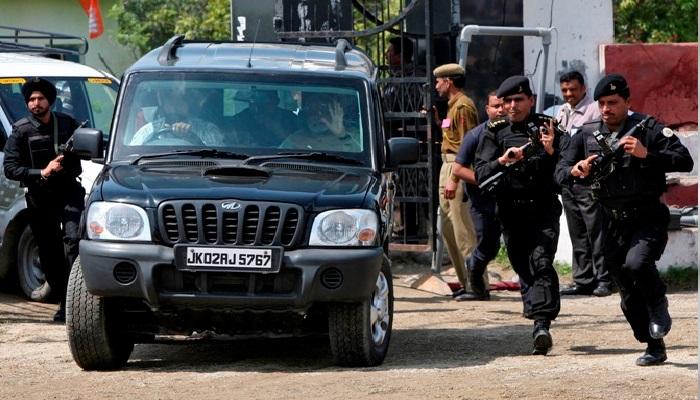 पंतप्रधान नरेंद्र मोदींवर बॉम्ब हल्ल्याची धमकी पंतप्रधान नरेंद्र मोदींवर बॉम्ब हल्ल्याची धमकी