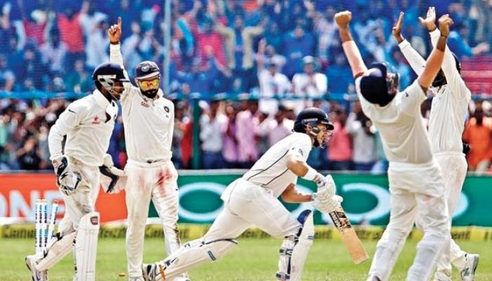 भारतीय टेस्ट खेळाडूंच्या मानधनात दुपटीनं वाढ भारतीय टेस्ट खेळाडूंच्या मानधनात दुपटीनं वाढ