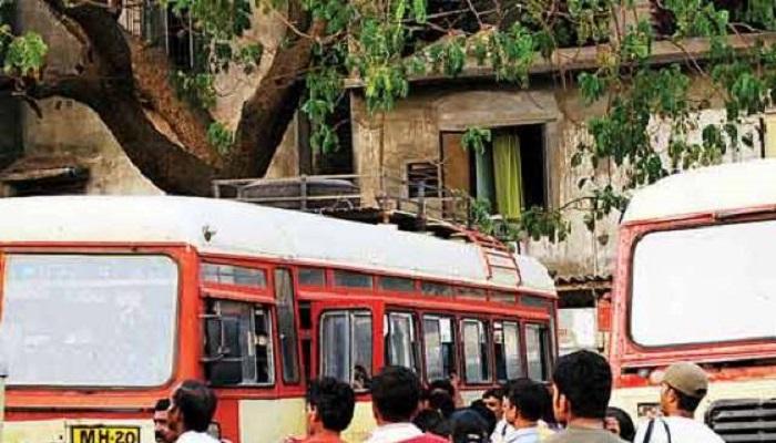 एसटीने एका दिवसात कमावले एक कोटी दोन लाख रुपये एसटीने एका दिवसात कमावले एक कोटी दोन लाख रुपये