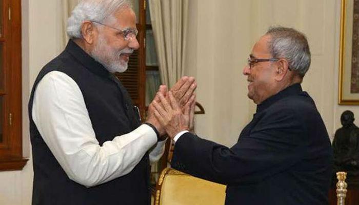 नोटाबंदीनंतर मोदींनी घेतली राष्ट्रपतींची भेट नोटाबंदीनंतर मोदींनी घेतली राष्ट्रपतींची भेट