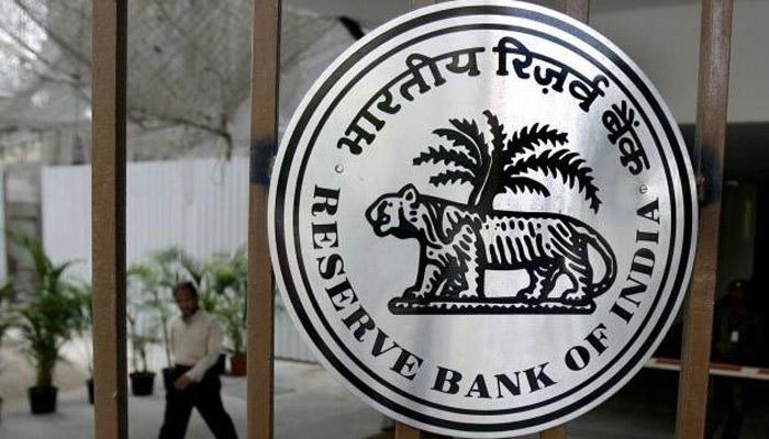 RBI निर्बंधाविरोधात राज्यातील पतसंस्था आक्रमक, मुंबईत काढणार मोर्चा RBI निर्बंधाविरोधात राज्यातील पतसंस्था आक्रमक, मुंबईत काढणार मोर्चा