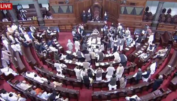 दोन्ही सभागृहात विरोधकांचा गोंधळ, जेटलींनी विरोधकांना धरलं धारेवर दोन्ही सभागृहात विरोधकांचा गोंधळ, जेटलींनी विरोधकांना धरलं धारेवर