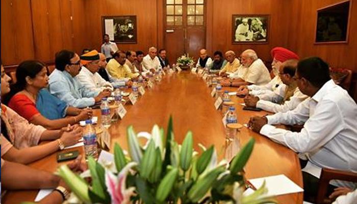 पंतप्रधानांनी बोलावली मंत्रिमंडळाची तातडीची बैठक पंतप्रधानांनी बोलावली मंत्रिमंडळाची तातडीची बैठक