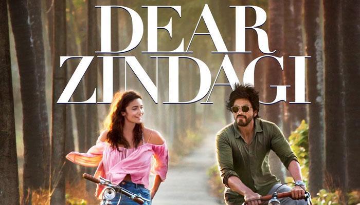 REVIEW : असा आहे 'डियर जिंदगी' REVIEW : असा आहे 'डियर जिंदगी'
