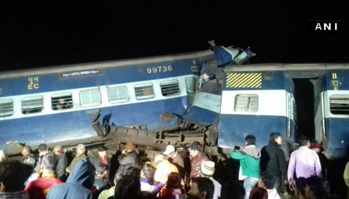 बंगालमध्ये रेल्वे रुळावरून घसरली बंगालमध्ये रेल्वे रुळावरून घसरली