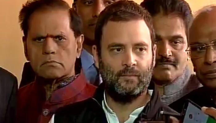 नोटाबंदी : लोकसभेत आरोप-प्रत्यारोपांच्या फैरी नोटाबंदी : लोकसभेत आरोप-प्रत्यारोपांच्या फैरी