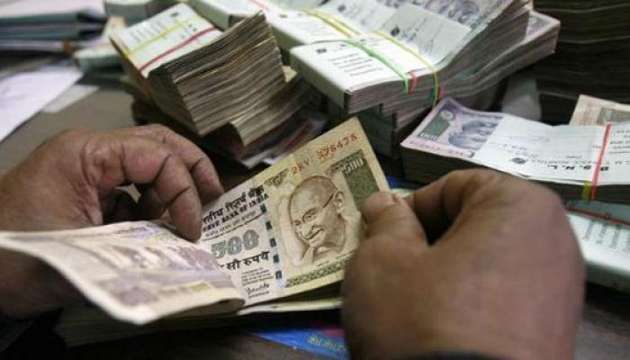 छोट्या व्यापाऱ्यांना मोठा दिलासा, करप्राप्त उत्पन्नात २ टक्के सूट छोट्या व्यापाऱ्यांना मोठा दिलासा, करप्राप्त उत्पन्नात २ टक्के सूट