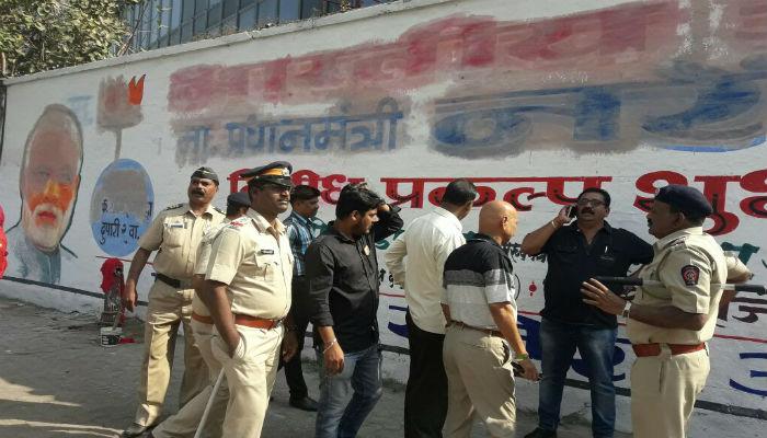 दादरमध्ये भाजप-मनसेमध्ये राडा होता होता वाचला दादरमध्ये भाजप-मनसेमध्ये राडा होता होता वाचला