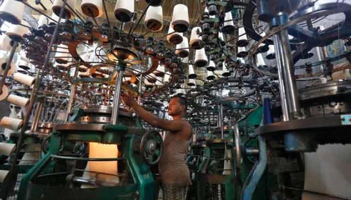 नोटबंदीचा फटका उद्योगाला, उत्पादकता घसरली नोटबंदीचा फटका उद्योगाला, उत्पादकता घसरली