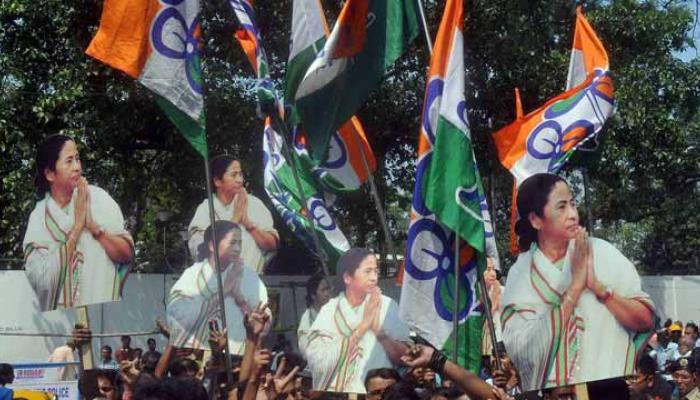 केंद्र सरकारच्या निषेधार्थ तृणमूल काँग्रेसचा मोर्चा केंद्र सरकारच्या निषेधार्थ तृणमूल काँग्रेसचा मोर्चा