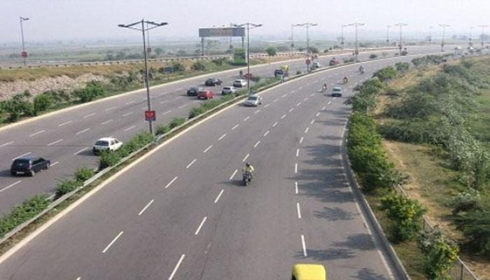मुंबई-नागपूर एक्स्प्रेस हायवेला जमीन देणाऱ्यांना मोबदला मुंबई-नागपूर एक्स्प्रेस हायवेला जमीन देणाऱ्यांना मोबदला