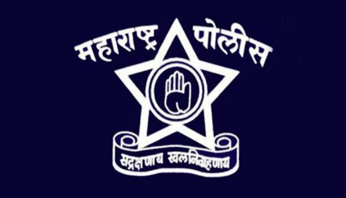 खाक्या वर्दीतला माणूस... वृद्धांना मायेचा आधार! खाक्या वर्दीतला माणूस... वृद्धांना मायेचा आधार!