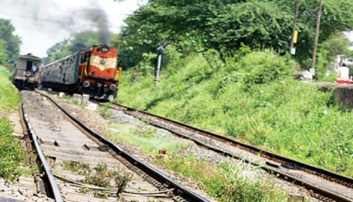 दिव्याजवळ रुळावर रॉड ठेवल्याप्रकरणी ९ संशयित ताब्यात दिव्याजवळ रुळावर रॉड ठेवल्याप्रकरणी ९ संशयित ताब्यात
