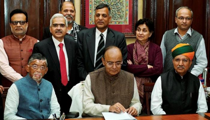 रेल्वेचा वेगळा अर्थसंकल्प सादर होण्याची ९ दशकांची परंपरा खंडित रेल्वेचा वेगळा अर्थसंकल्प सादर होण्याची ९ दशकांची परंपरा खंडित