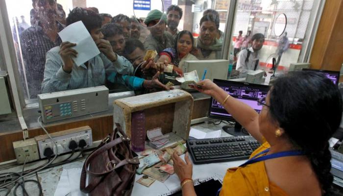 रेल्वे ई-तिकीटवर नाही लागणार सर्व्हिस टॅक्स रेल्वे ई-तिकीटवर नाही लागणार सर्व्हिस टॅक्स