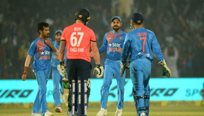 इंग्लंडनं आठ रनमध्ये गमावल्या आठ विकेट, 71 वर्षांनंतर नवं रेकॉर्ड इंग्लंडनं आठ रनमध्ये गमावल्या आठ विकेट, 71 वर्षांनंतर नवं रेकॉर्ड