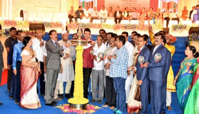 मराठी साहित्य संमेलन उद्घाटन : संमेलनामुळे मराठी भाषा समृद्ध - CM मराठी साहित्य संमेलन उद्घाटन : संमेलनामुळे मराठी भाषा समृद्ध - CM